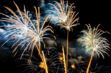 МОН нагадує школам про заборону феєрверків