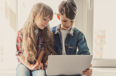 Дистанційне навчання має проводитись онлайн і офлайн