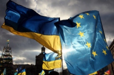 Суд зобов’язав МОН переглянути підручники з історії