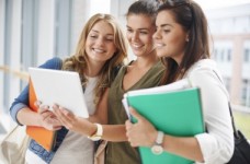 Найбільше студентів вчиться на юристів і педагогів