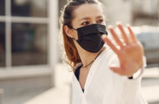 За відсутність маски штрафуватимуть не одразу