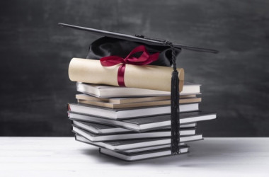 Майже дві тисячі науковців отримали звання і ступені