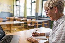 Профспілка виступає за відновлення прав учителів-пенсіонерів