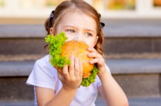 Реформою харчування охоплено 1 млн учнів