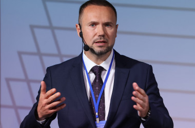 Шкарлет: одна з головних ідей – вмотивований учитель