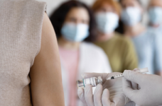 МОЗ не планує примусової вакцинації вчителів