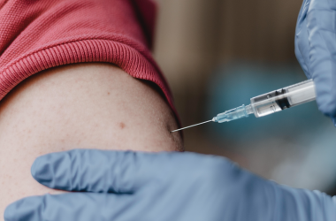 МОН зацікавлено в інструментах спонукання до вакцинації