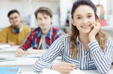 Найкращі учасники ЗНО щомісяця отримуватимуть 10 тисяч грн