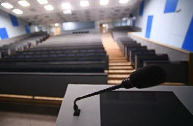 Для викладачів вишів щеплення від ковіду не буде обов’язковим