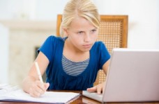 В Україні в дистанційному форматі навчаються 3 300 шкіл