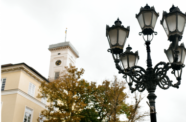 Львів планує закрити на карантин заклади освіти