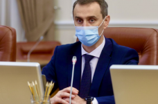 МОЗ наполягає: нещеплених освітян відсторонять від роботи