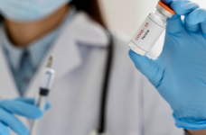 Більше половини вчителів отримали повний курс вакцинації