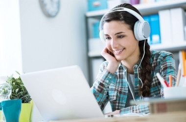 Як стати онлайн-репетитором і заробляти додаткові кошти