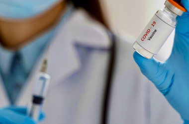 Нещеплених освітян будуть відсторонювати від роботи з 8 листопада