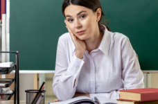 Майже пів мільйона працівників шкіл отримали повне щеплення