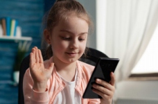 40% шкіл розпочали тиждень на дистанційному навчанні