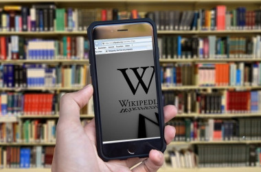 Учителів запрошують стати авторами української Вікіпедії