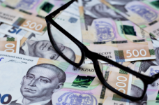 Окремі громади економлять на надбавках вчителям, – профспілка