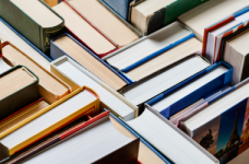 Рада прийняла закон про вдосконалення підручників