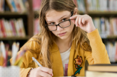 У МОН розпочали боротьбу з нісенітницями у підручниках