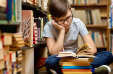 МОН просить школи не завищувати потребу у підручниках