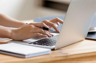 Понад 61 тисячу вчителів забезпечили ноутбуками