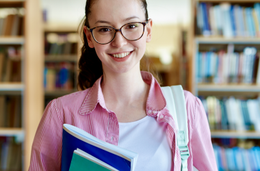 В Україні проведуть кампанію для випускників з ТОТ