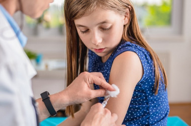 МОЗ спрощує доступ підлітків до вакцинації від COVID-19