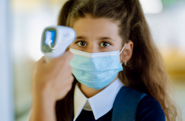 Школи Києва поки працюють у штатному режимі