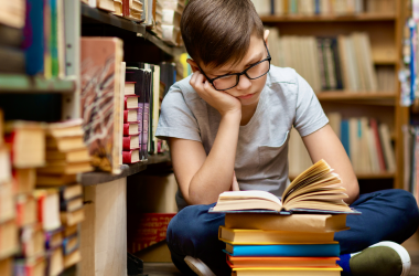 Третина шкіл продовжує працювати дистанційно