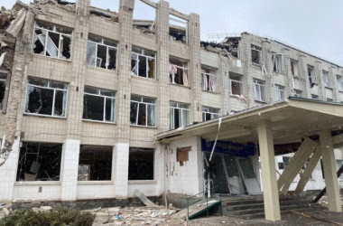 Окупанти пошкодили 379 навчальних закладів в Україні