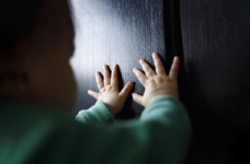 Щохвилини з України виїжджають 55 дітей-біженців