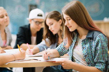 В Україні відтермінували атестацію закладів освіти за професіями