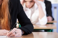 Верховна Рада звільнила від ДПА учнів 11 класу