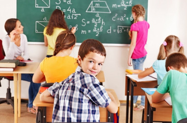 Школи за кордоном обирайте обережно, – омбудсмен