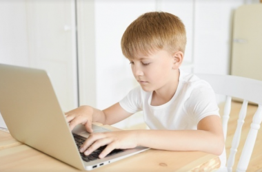 У Варшаві відкрили освітній майданчик для дітей з України