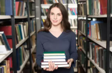 В Україні з бібліотек вилучатимуть російські книги 