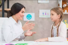 Дітям-біженцям у Польщі нададуть допомогу психологів