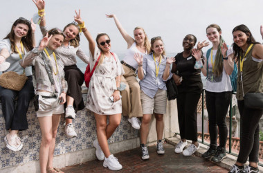 Молодих українок запрошують до «Школи жіночого лідерства»