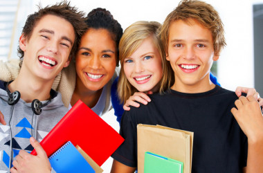 Миколаївський ліцей проводить набір учнів у 10-11 класи