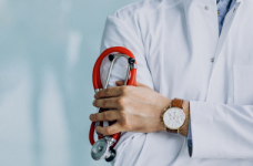 МОЗ: оплачувати медогляд має роботодавець