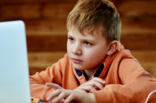 МОН проводить конкурс електронних ресурсів для шкіл