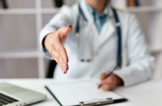 Учителям рекомендовано пройти курс з надання допомоги