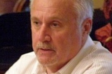 Говард Еверсон: Чим краще освічені люди, тим менше вони піддаються контролю