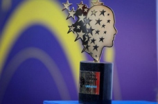 В Україні триває збір історій про вчителів воєнного часу