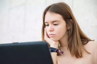 Підлітків запрошують на фахові психологічні консультації