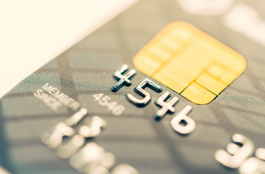 Чи отримуєте ви виплати вчасно й у повному обсязі?