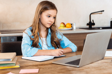 Організація навчання дітей за кордоном: поради батькам