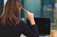 МОН відмовиться від шкільного паперового діловодства